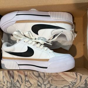 Nike Legacy Lift Women’s Sneakers